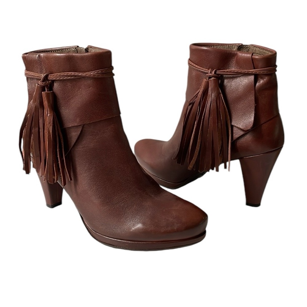 Estefania Marco brown leather heel booties. Tassles. Made in Spain. Size EUR 40.